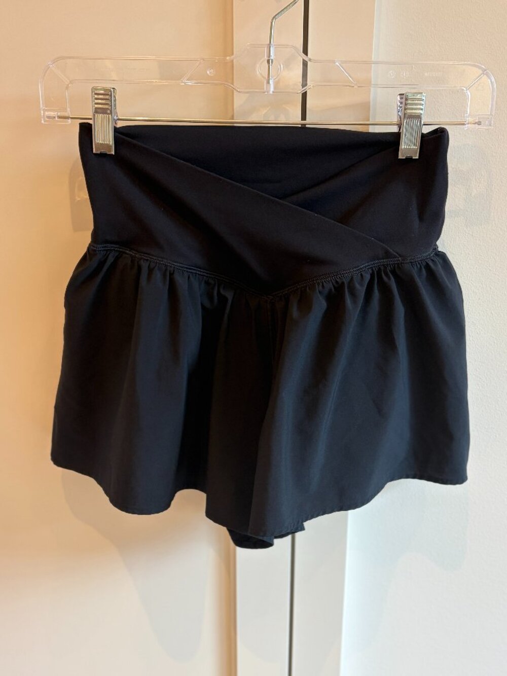 OFFLINE By Aerie -Real Me Crossover Flowy Short - Size Small- BLACK